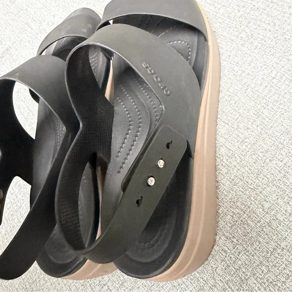 Crocs Brooklyn Low Wedge Black/Mushroom - Picture 8 of 11